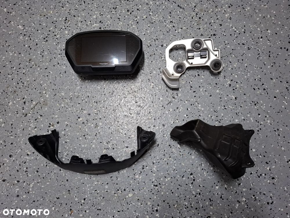 Triumph Street Triple 765 licznik zegar tablet wypełnienie stelaż guma - 1