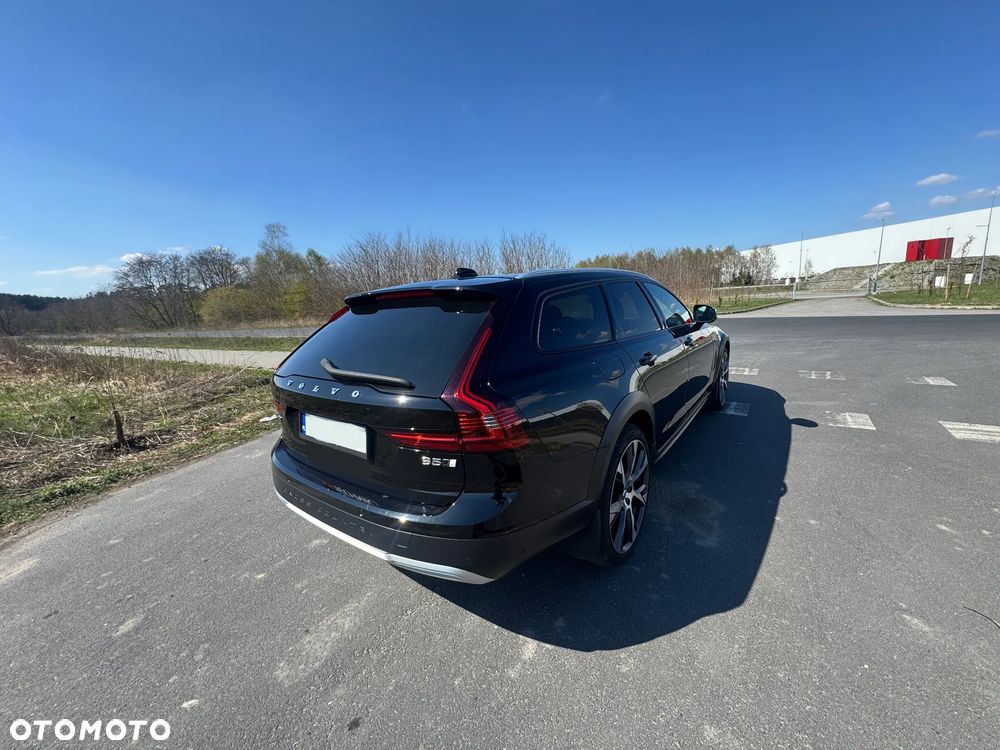 Volvo V90 Cross Country - 2