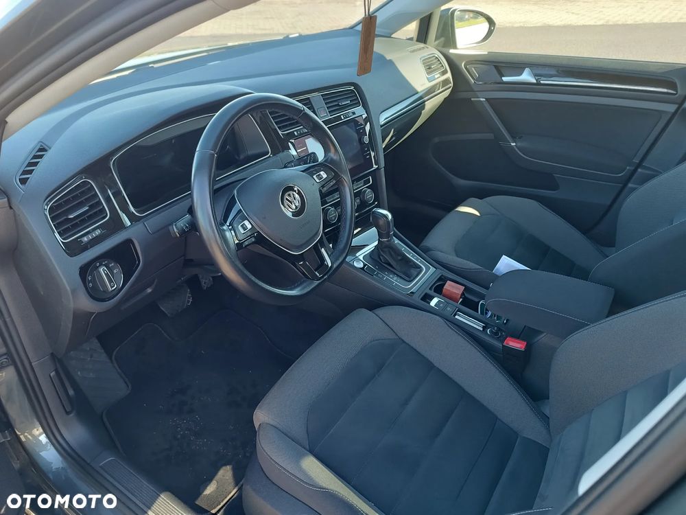 Volkswagen Golf - 5