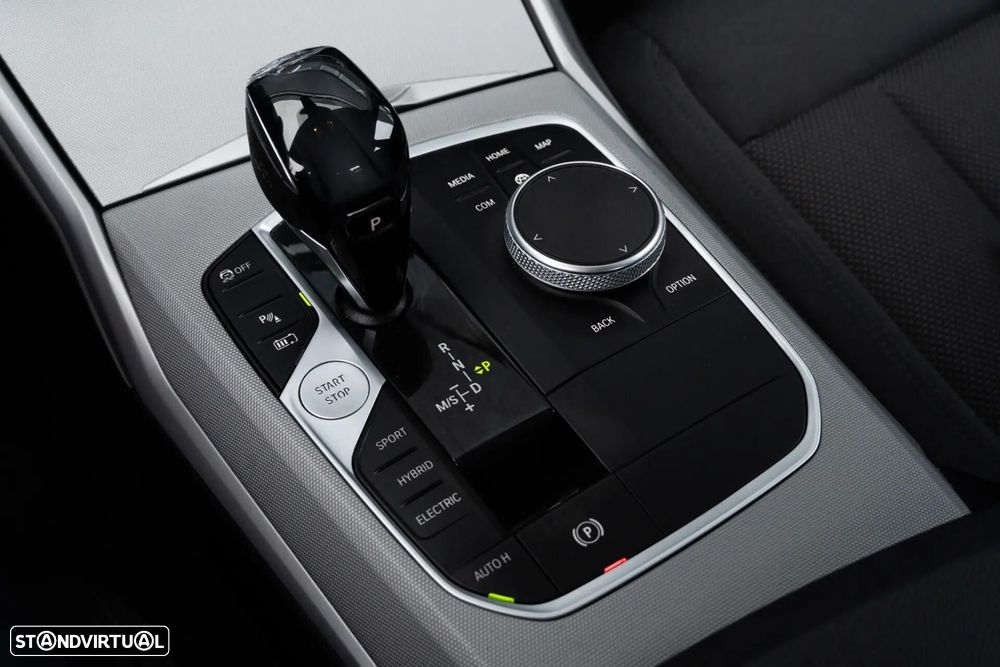 BMW 330 e Line Luxury Auto - 23