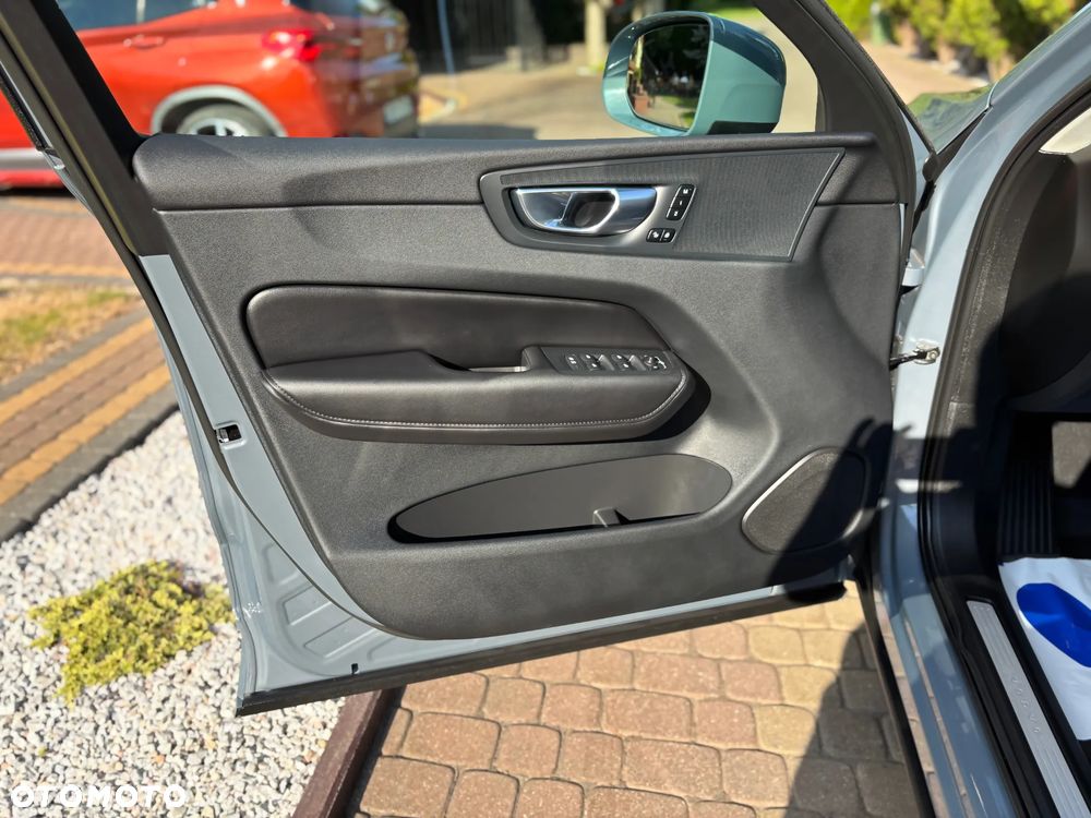 Volvo XC 60 B4 D AWD Geartronic Inscription - 29