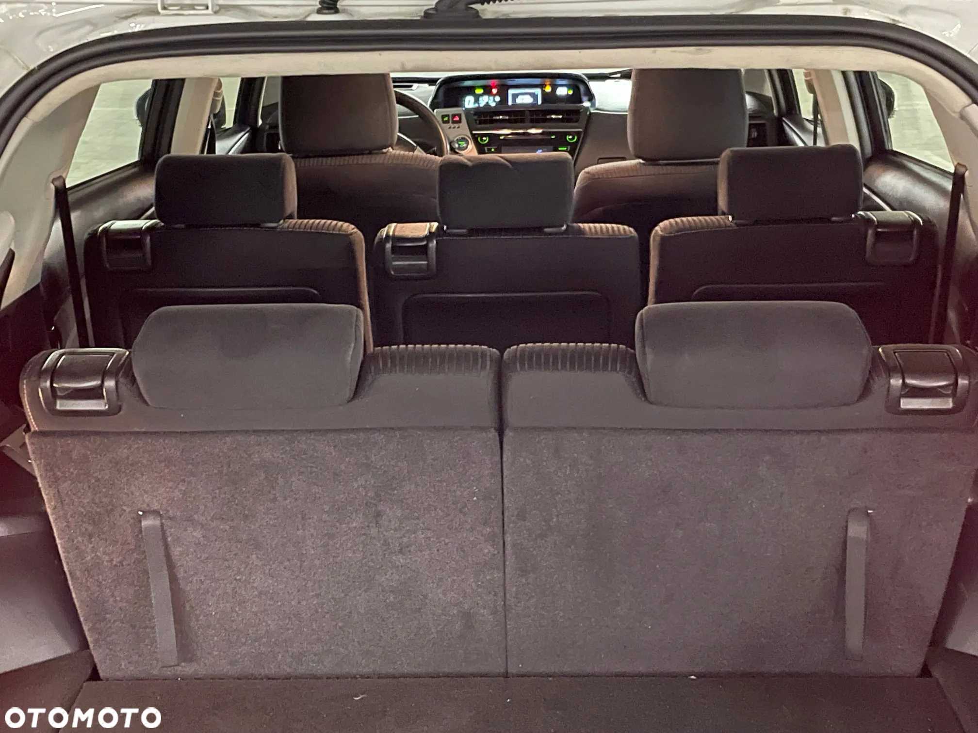 Toyota Prius+ (Hybrid) Executive - 9