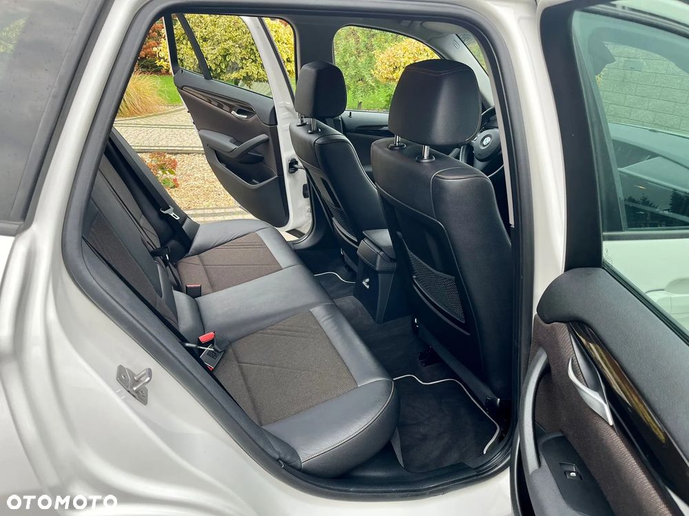 BMW X1 xDrive18d xLine - 9