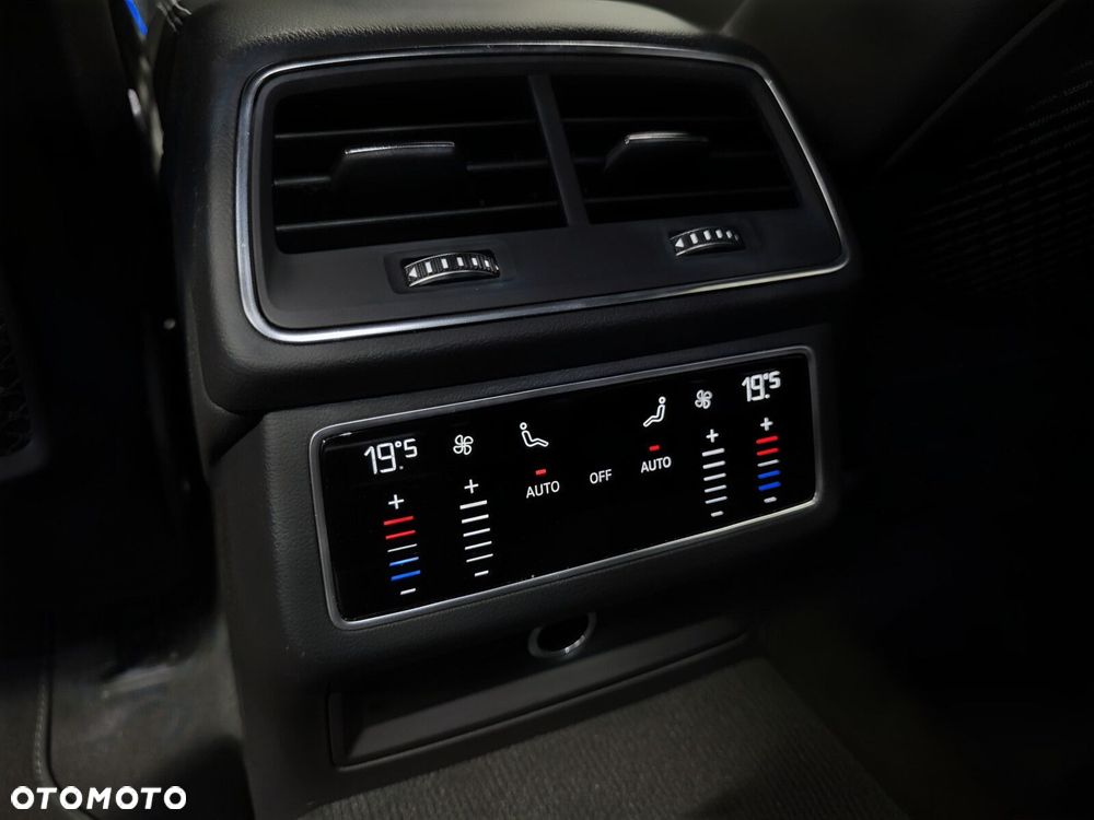 Audi A6 Allroad - 32