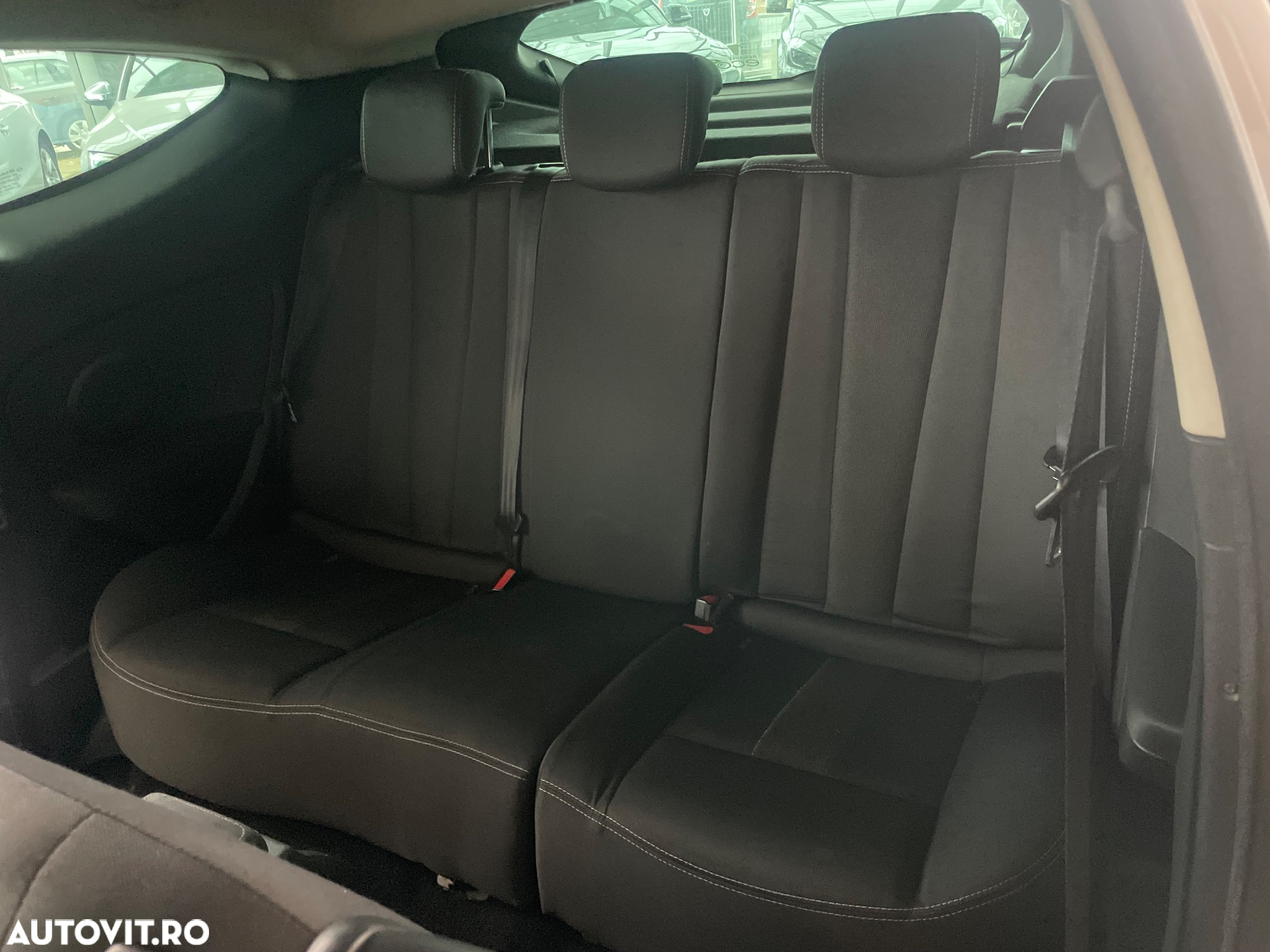 Renault Megane III Coupe 1.5 dCi Color Edition - 25