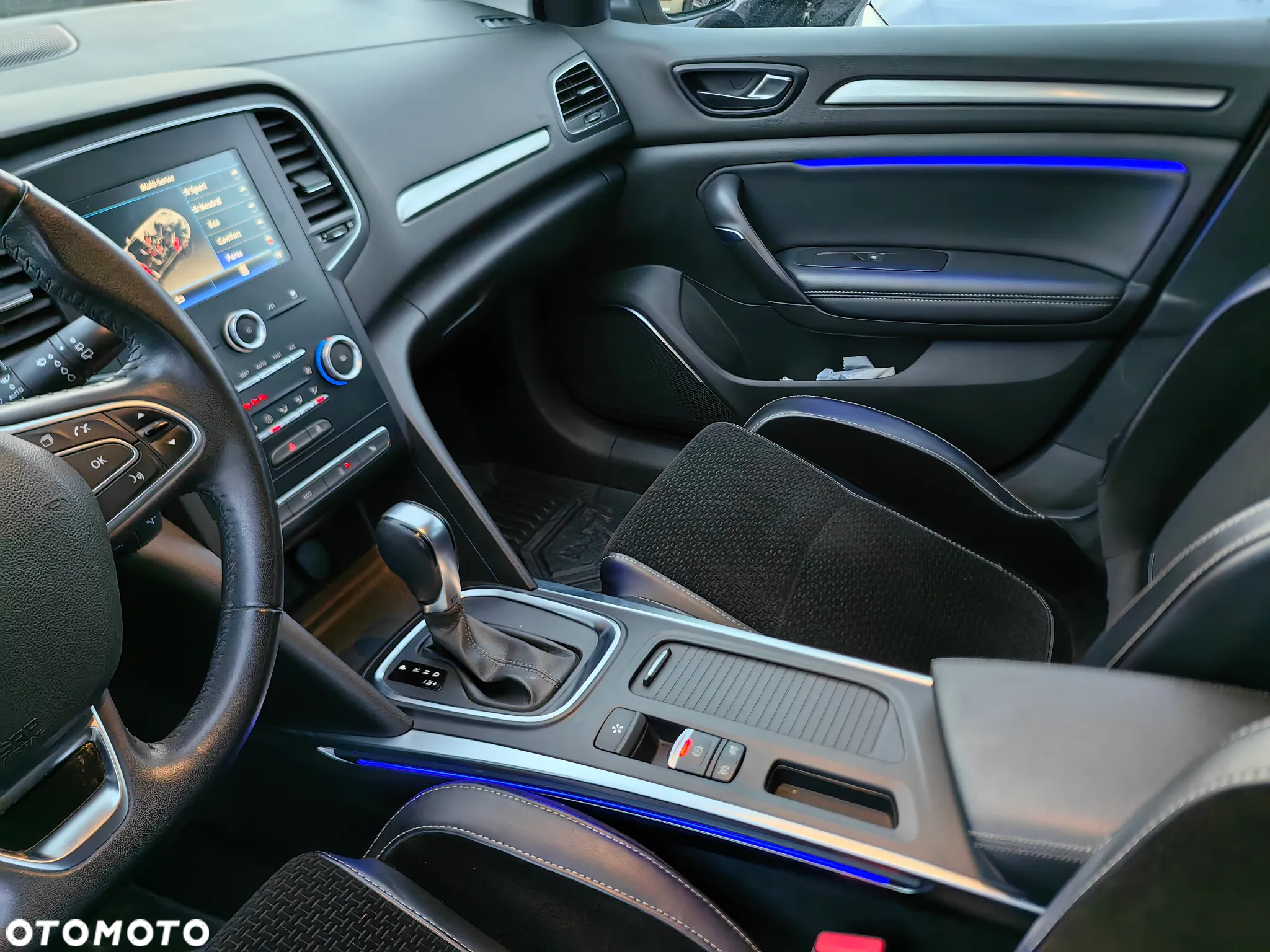 Renault Megane ENERGY TCe 130 EDC INTENS - 32