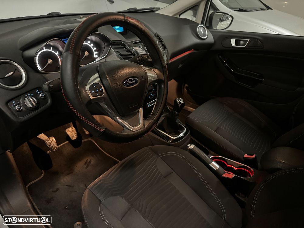 Ford Fiesta 1.0 T EcoBoost Titanium - 15