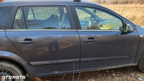Drzwi lak. Z168 Opel Astra H kombi 3 kompletne