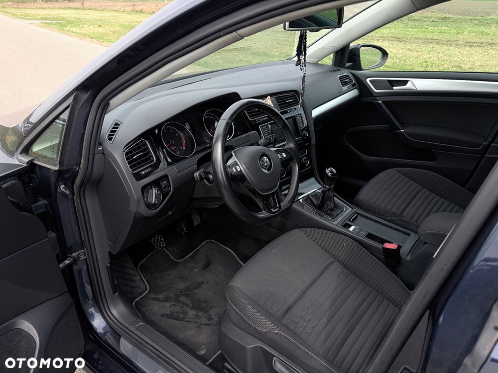 Volkswagen Golf - 9