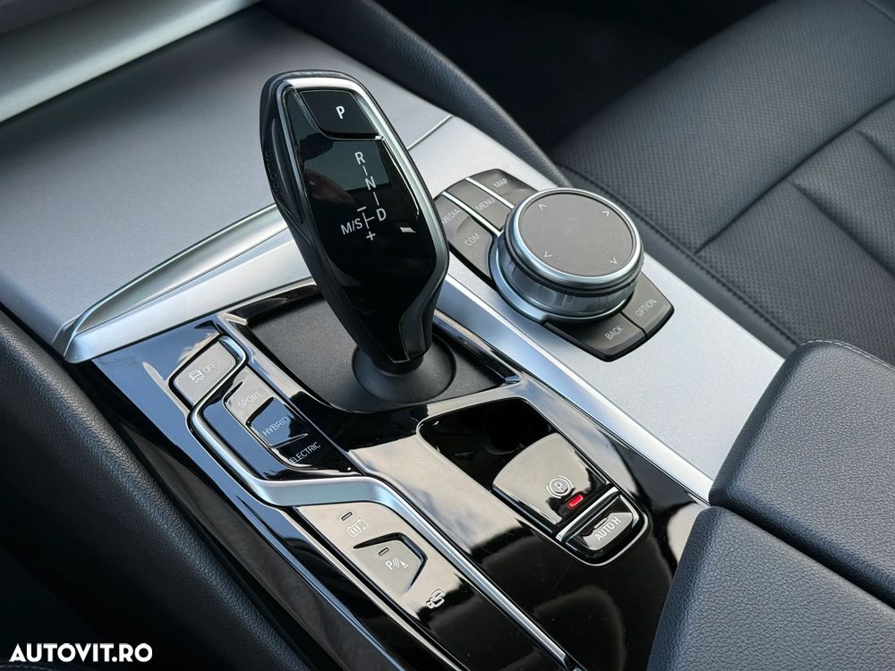 BMW Seria 5 530e xDrive Touring Aut. Luxury Line - 25