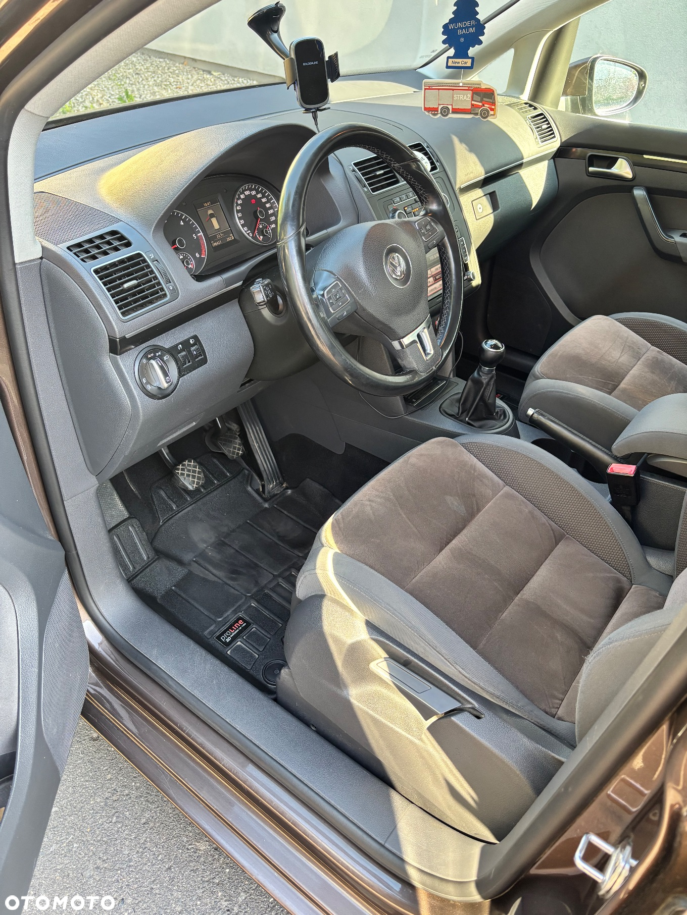 Volkswagen Touran 2.0 TDI DPF Highline - 12