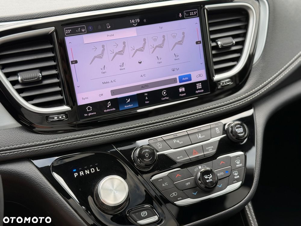 Chrysler Pacifica - 18