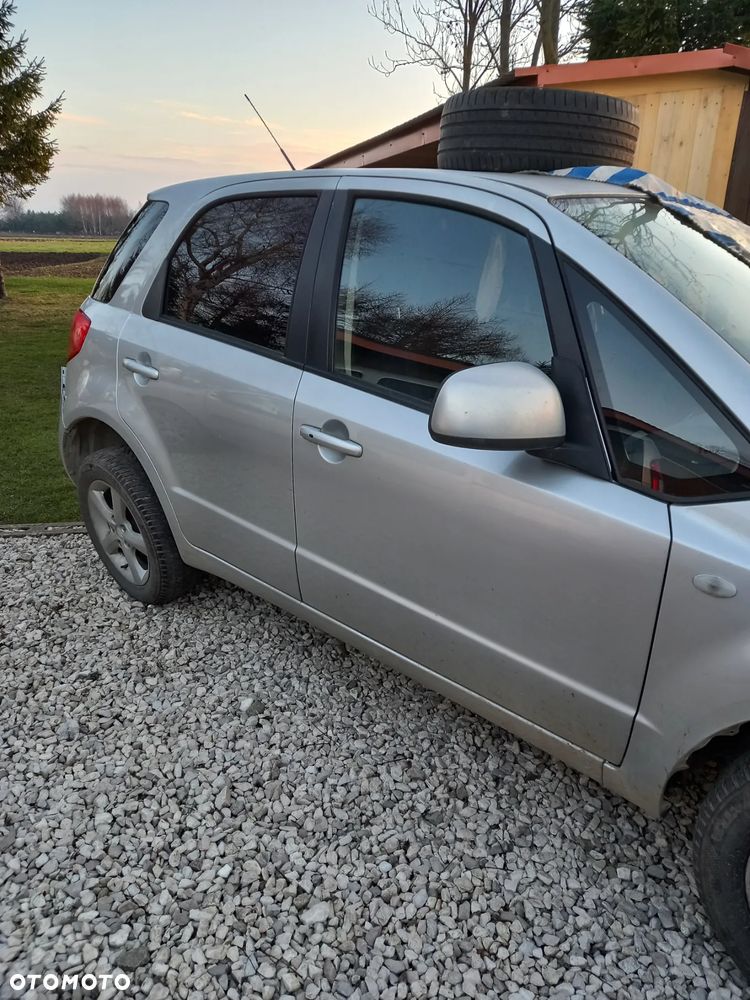 Suzuki SX4 - 1
