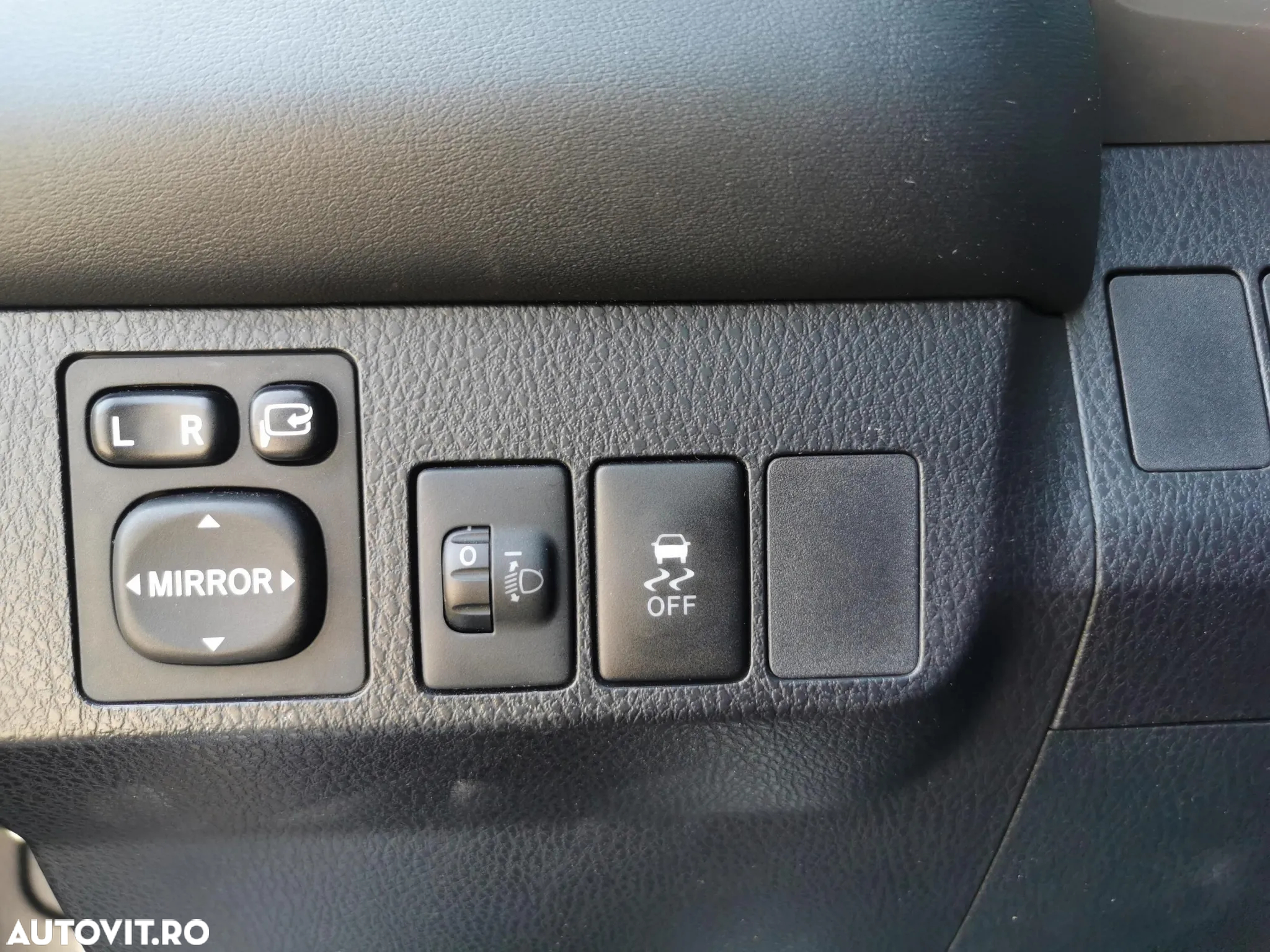 Toyota RAV4 2.0 D-4D 2WD Comfort - 27