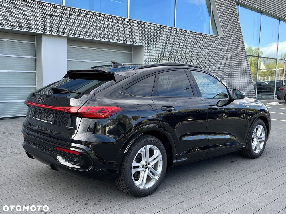 Audi Q5 Sportback - 4