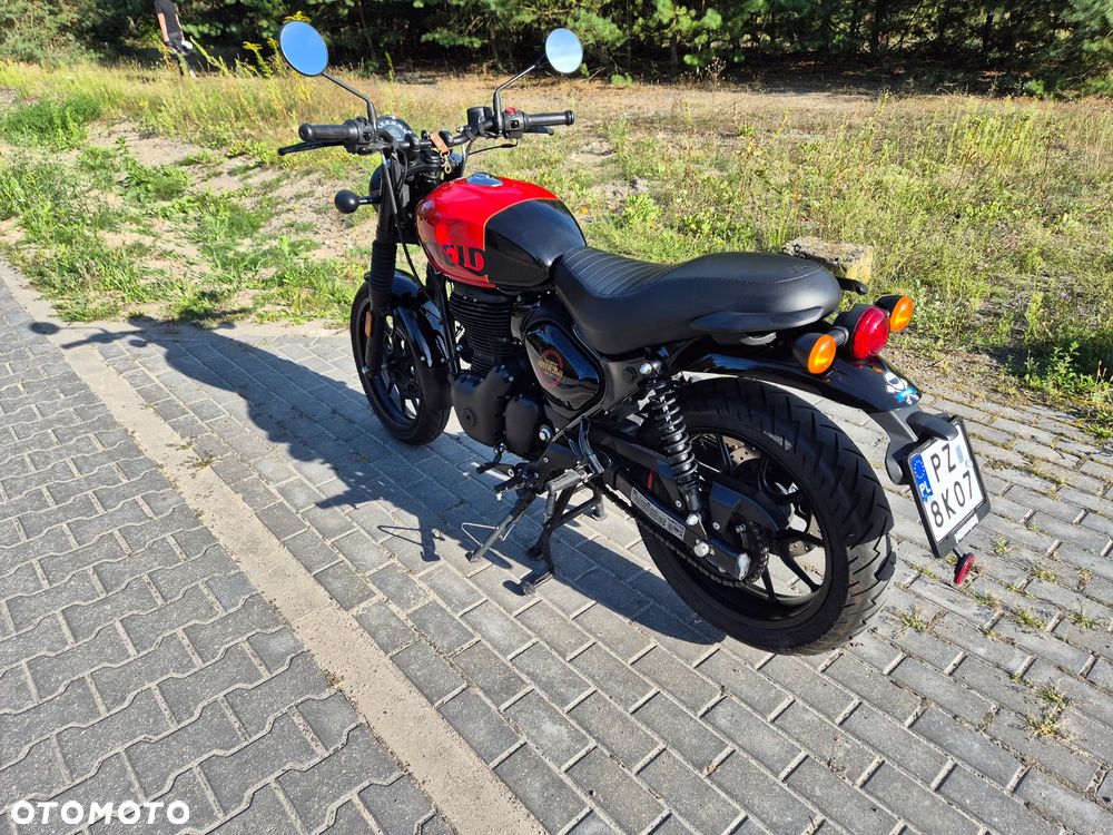 Royal Enfield HNTR - 4