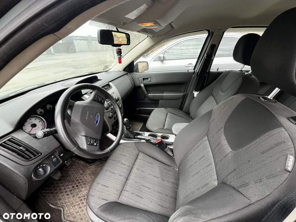 Ford Focus - 11
