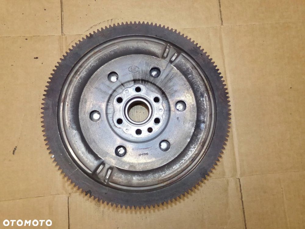 KOŁO DWUMASOWE CITROEN C5 1.6 HDI 04-08r. - 2