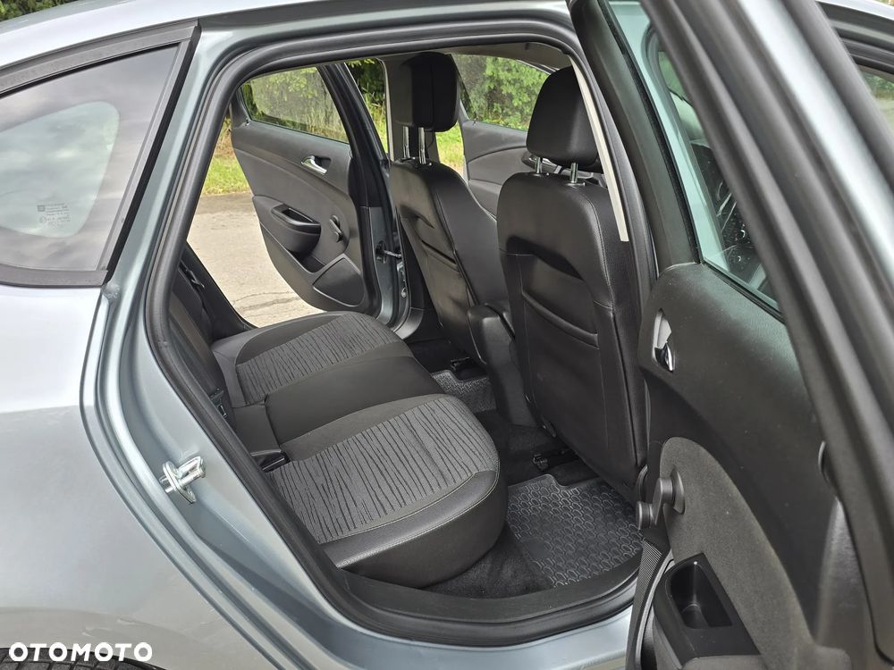Opel Astra 1.6 Enjoy - 9