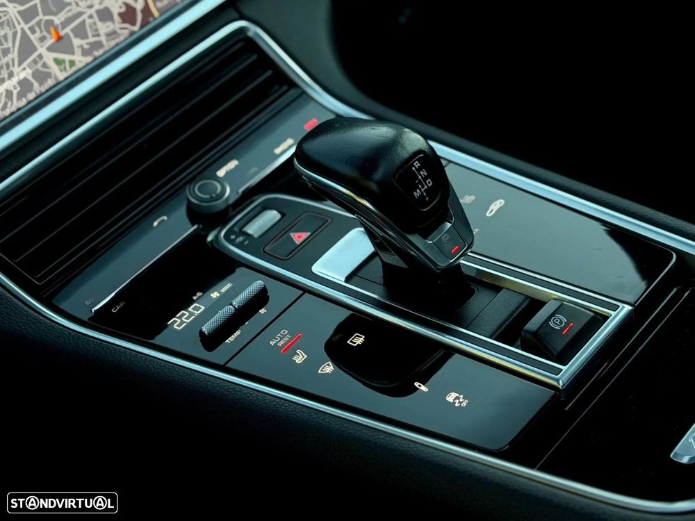 Porsche Panamera 4 E-Hybrid - 17