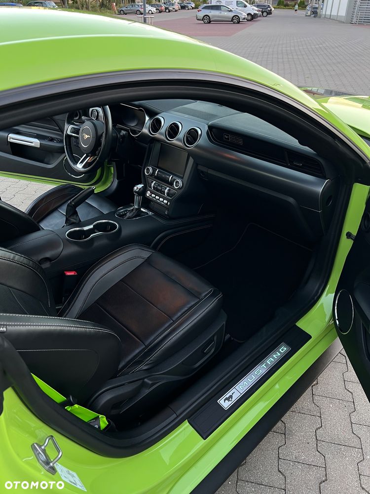 Ford Mustang 5.0 V8 GT - 29