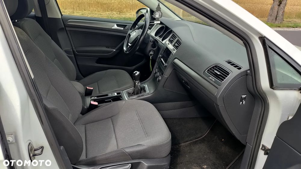 Volkswagen Golf 1.6 TDI BlueMotion Technology Cup - 28