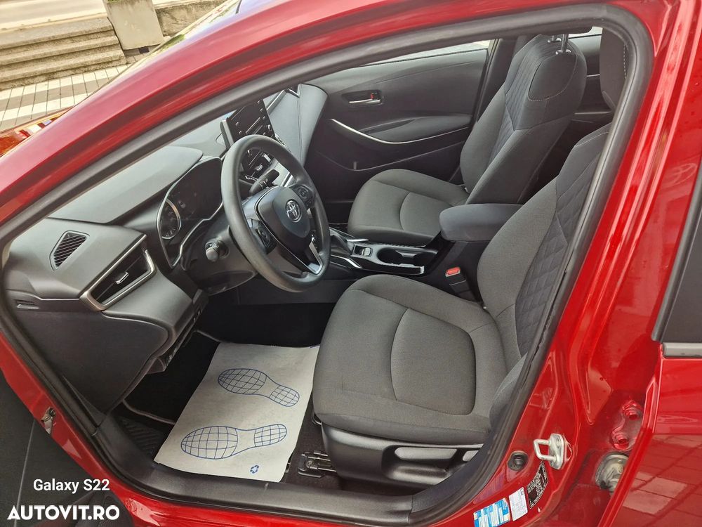Toyota Corolla Sedan 1.8 HSD Business - 9