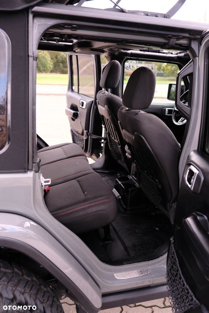 Jeep Wrangler - 17