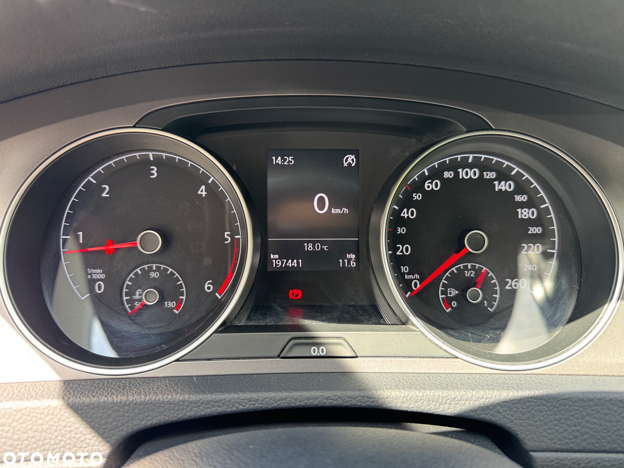 Volkswagen Golf 1.6 TDI BlueMotion Technology Lounge - 17