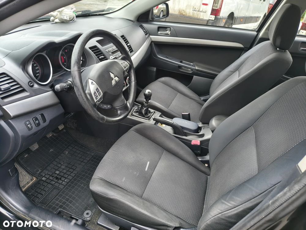 Mitsubishi Lancer - 6