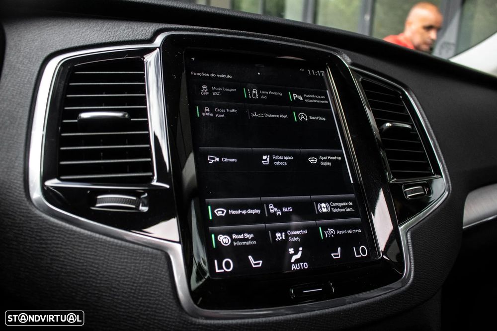 Volvo XC 90 B5 D AWD Geartronic Momentum Pro - 44