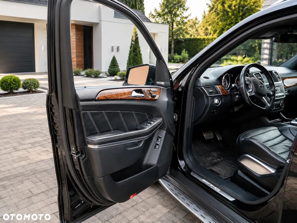 Mercedes-Benz GL 63 AMG - 30