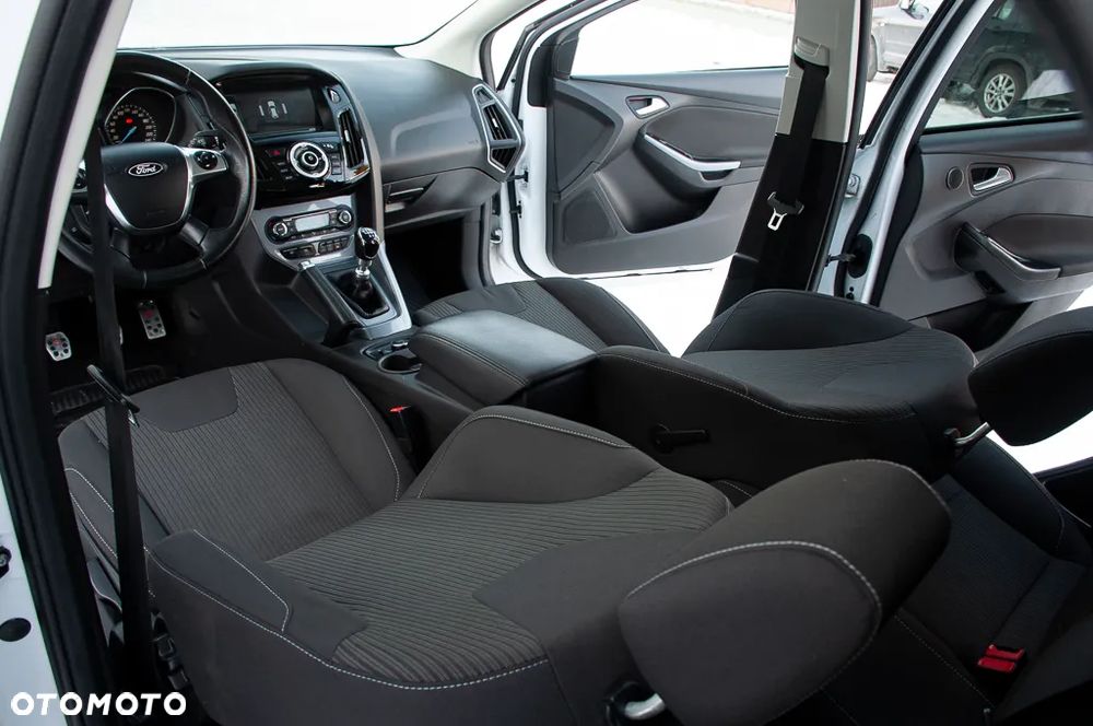 Ford Focus - 25