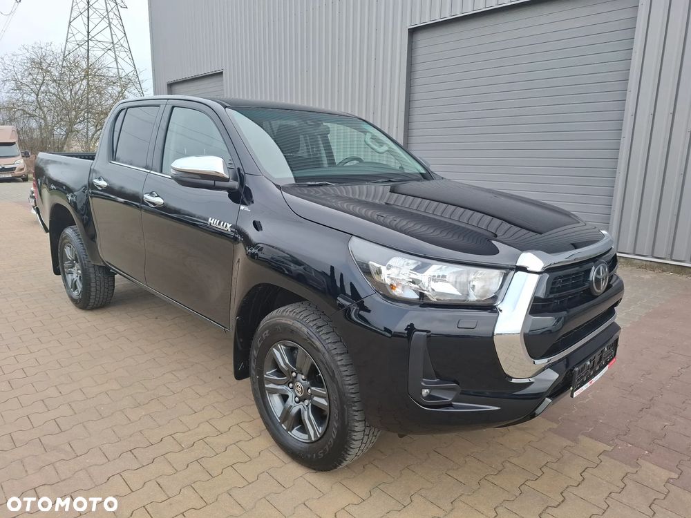 Toyota Hilux - 1