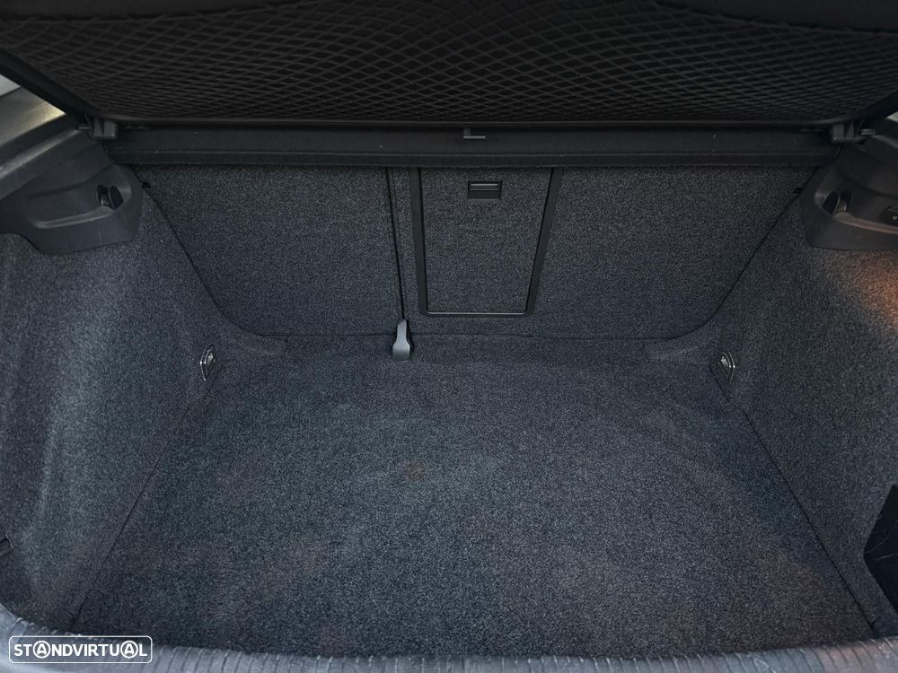 VW Golf 1.9 TDi Confortline DSG - 10