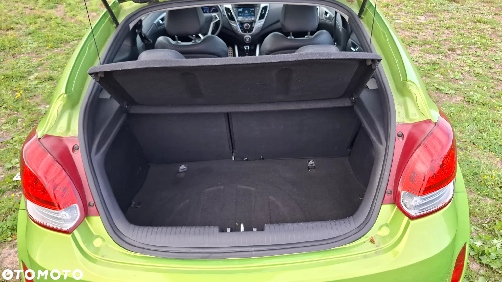 Hyundai Veloster 1.6 GDI Premium - 17