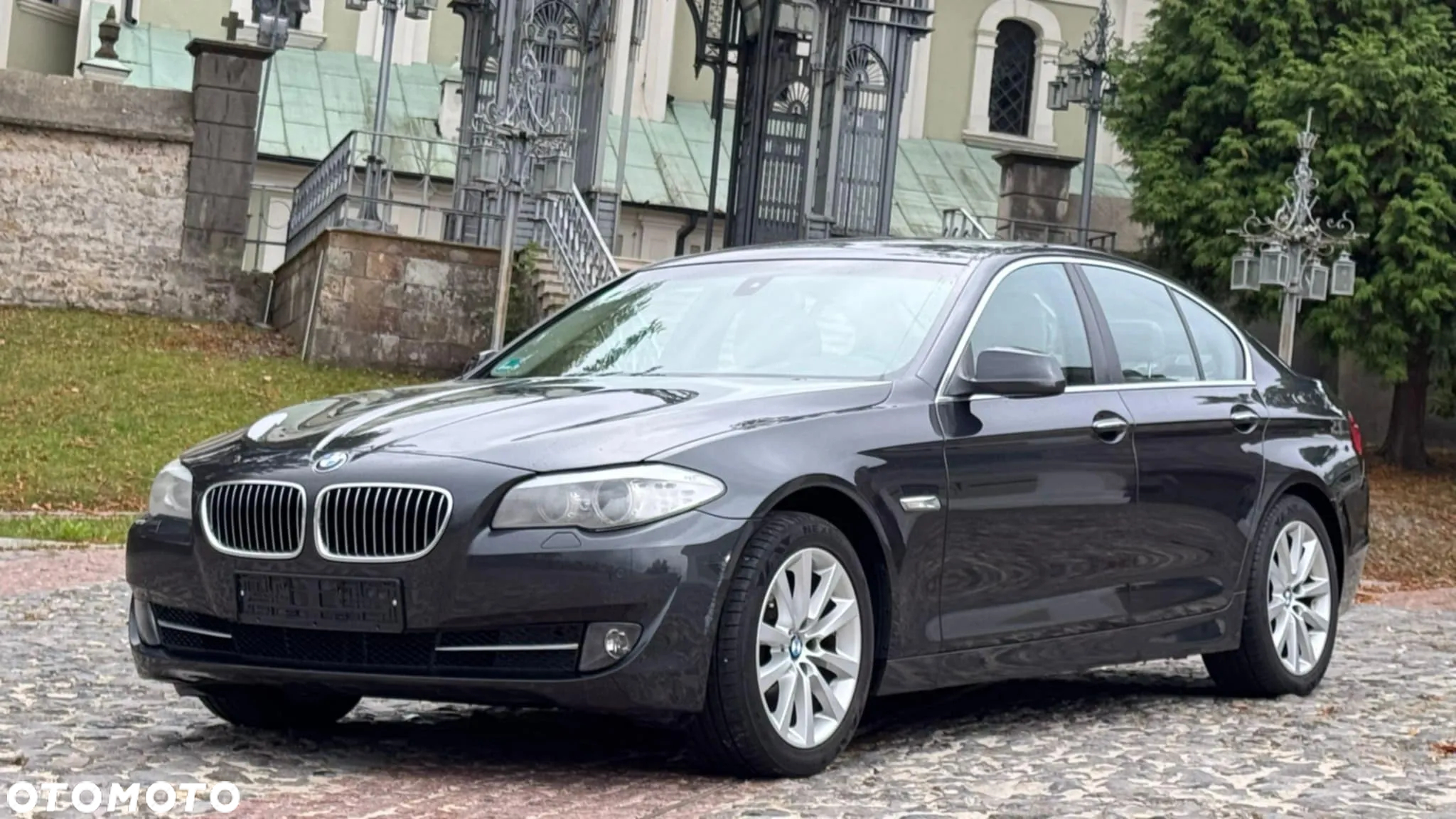 BMW Seria 5 523i Touring - 2