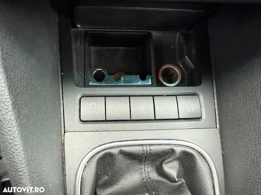 Volkswagen Golf 1.6 TDI DPF BlueMotion Technology Comfortline - 27