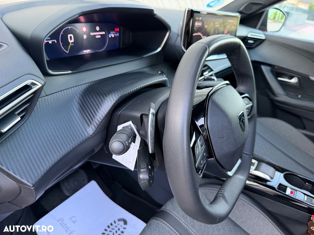 Peugeot 2008 Hybrid 145 e-DSC Allure - 33