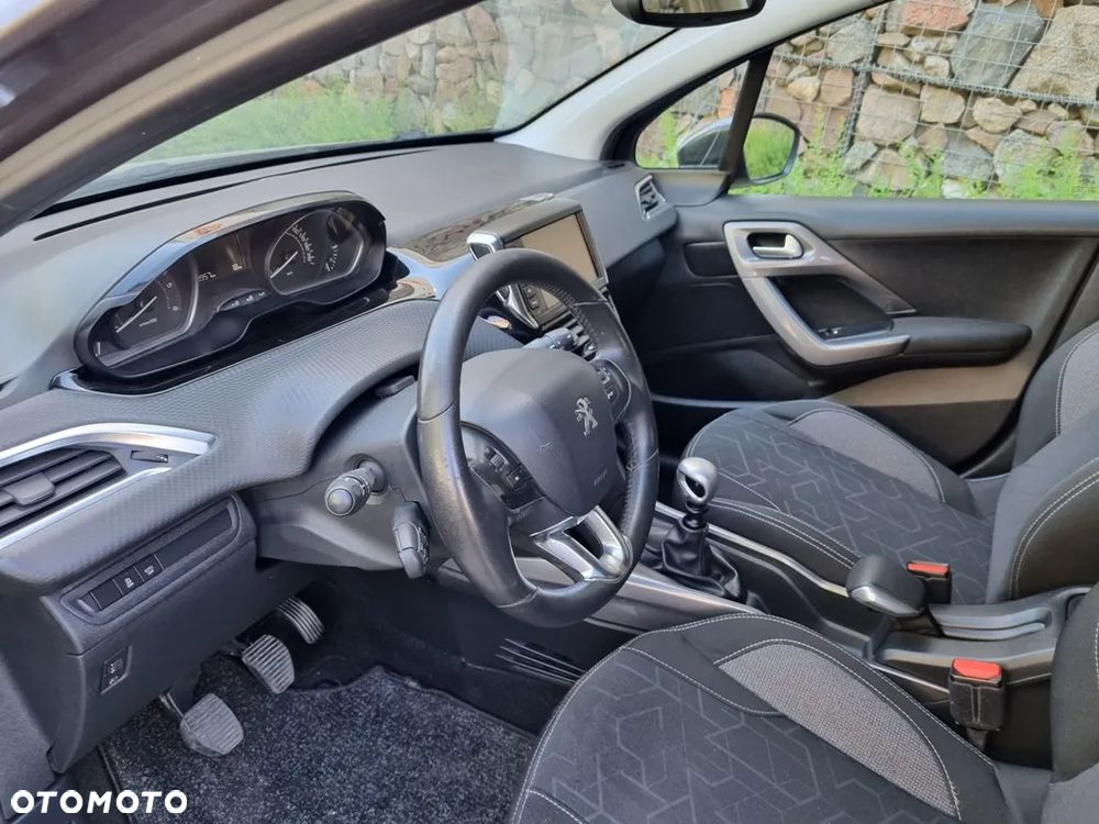 Peugeot 2008 1.2 Pure Tech Active EU6 - 7