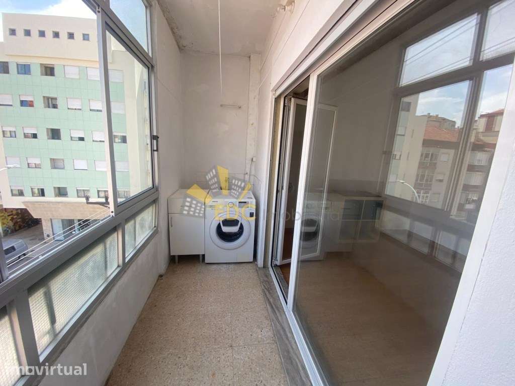 Apartamento T1+1 com Varanda Fechada na Reboleira | Excelente Oport... - Grande imagem: 5/16