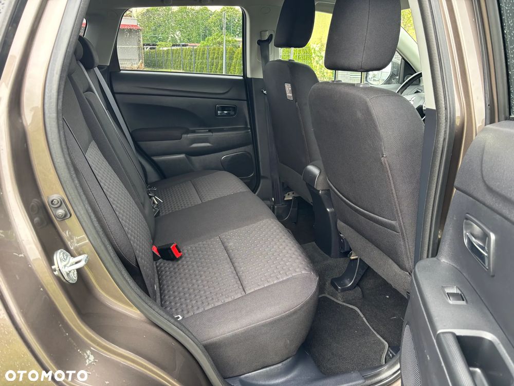 Mitsubishi ASX 1.8 DI-D 2WD Inform - 11