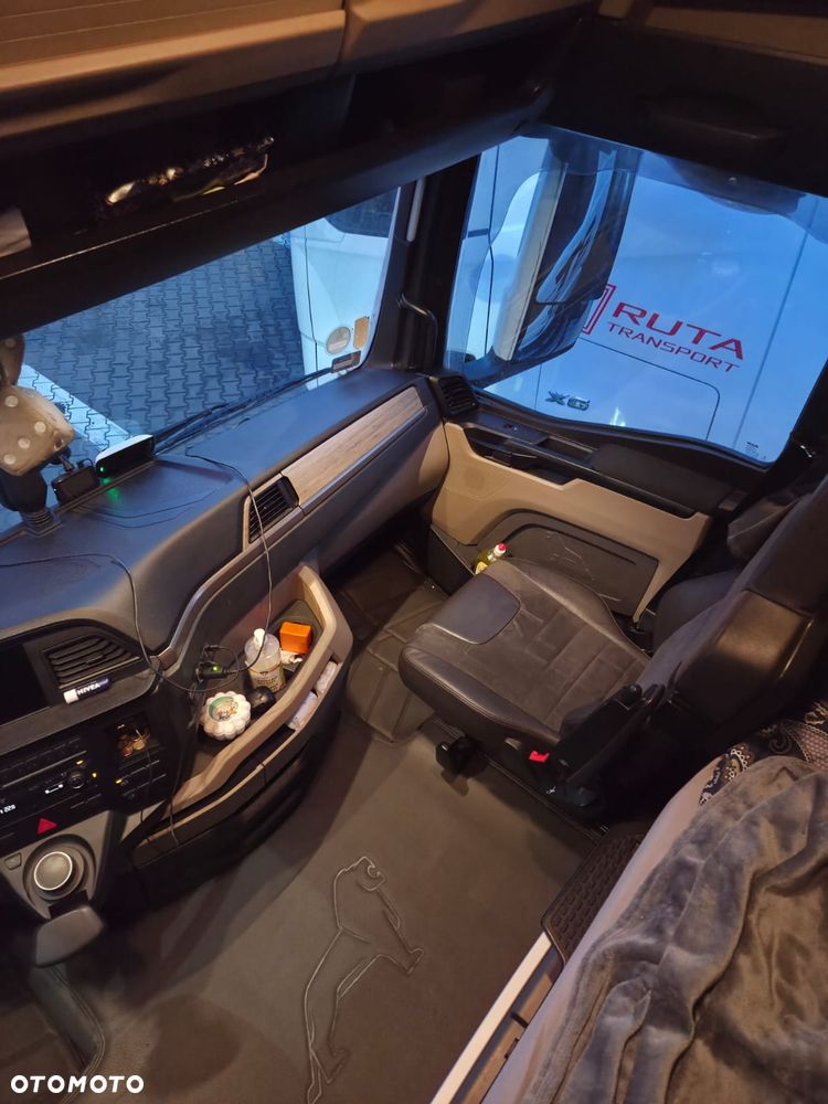 MAN TGX - 8