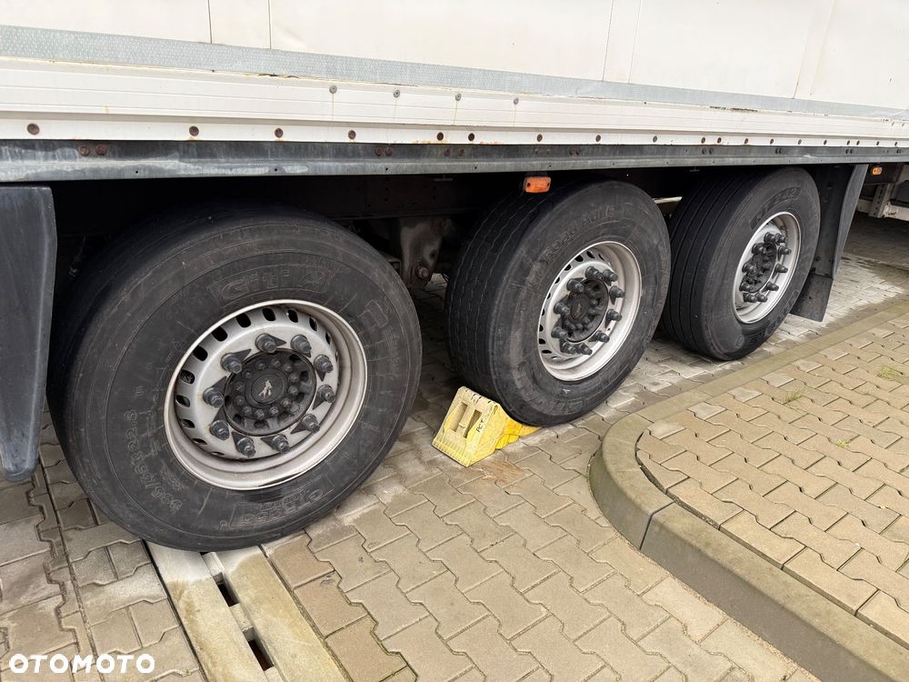 Schmitz Cargobull SKO 24 - 12