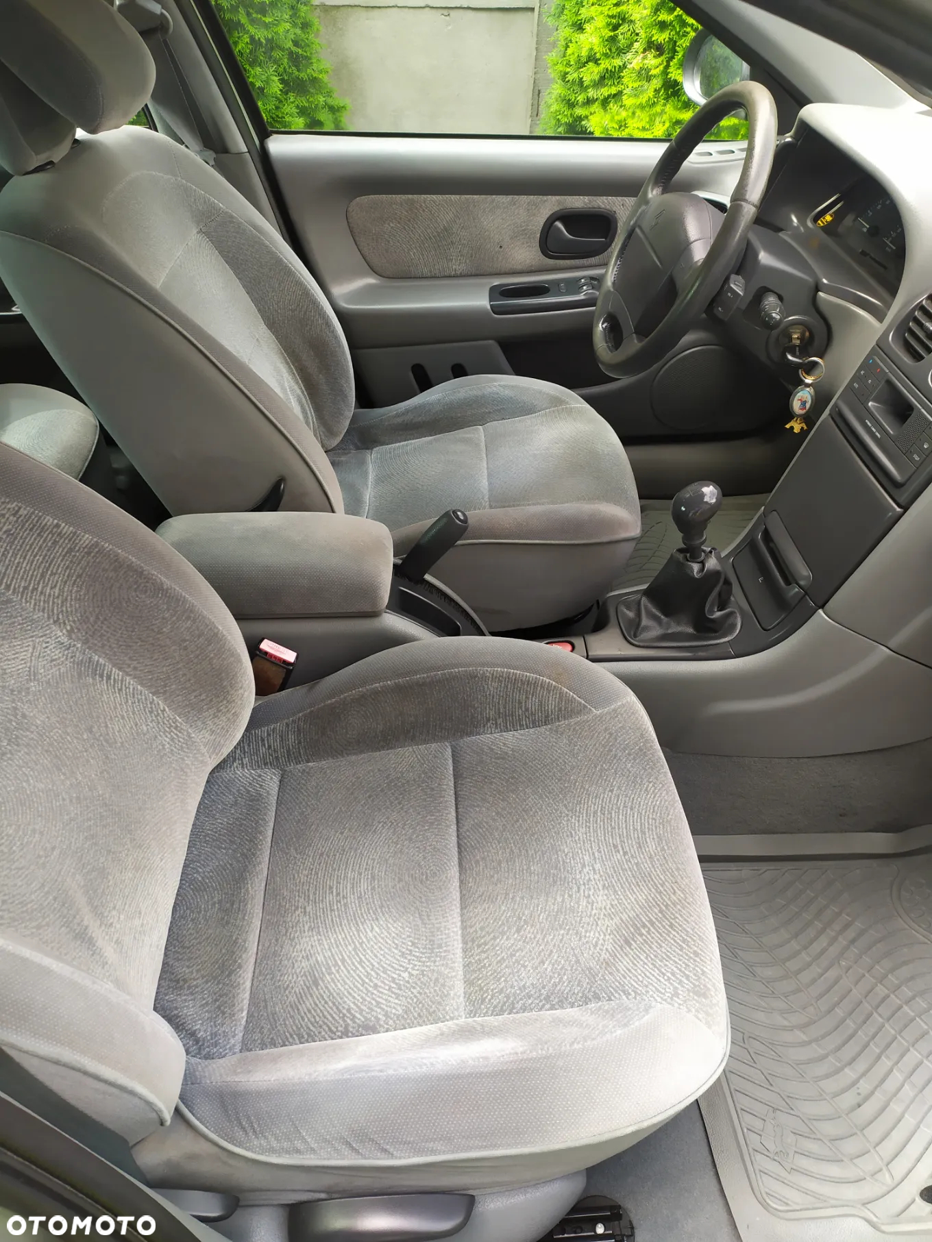 Renault Laguna 1.6 Concorde - 16