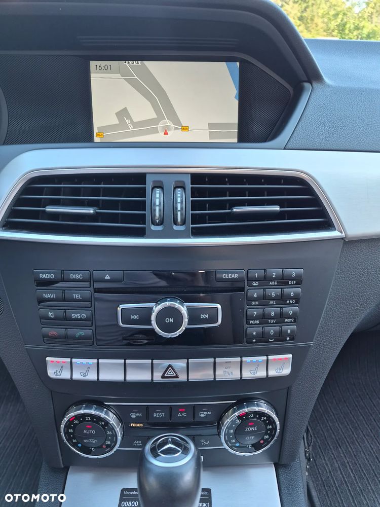 Mercedes-Benz Klasa C 300 CDI BlueEff 4-Matic Avantgarde - 22