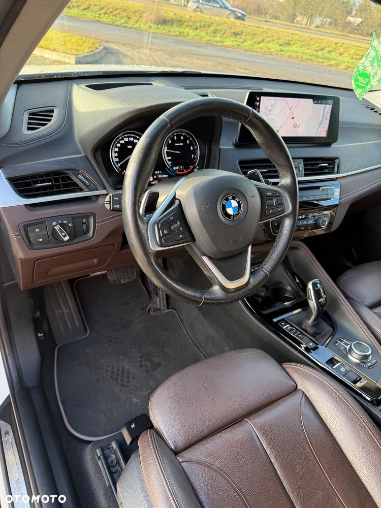 BMW X1 xDrive20i Sport Line - 9