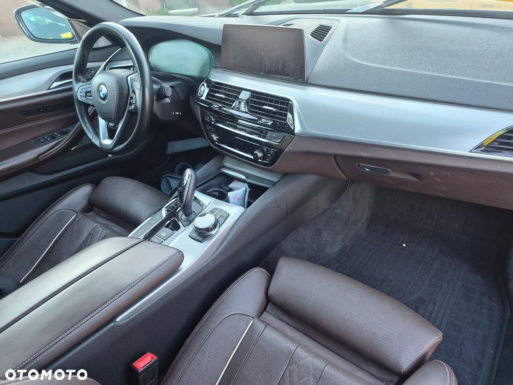 BMW Seria 5 530d Sport Line sport - 8