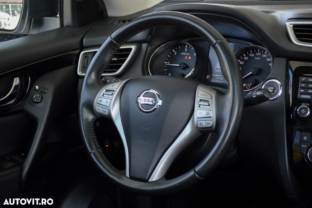 Nissan Qashqai 1.6 DCI Start/Stop X-TRONIC Tekna - 23