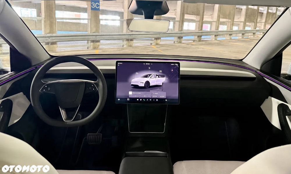 Tesla Model Y Long Range Dual Motor AWD - 12